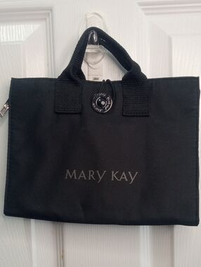 MARY KAY MAKE UP BAG